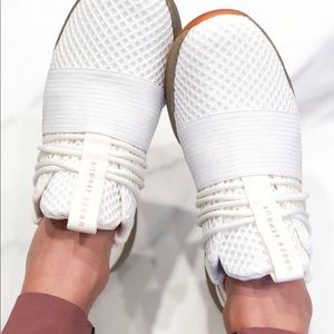 BRAND NEW!! Under Armour Breathe Lace X NM